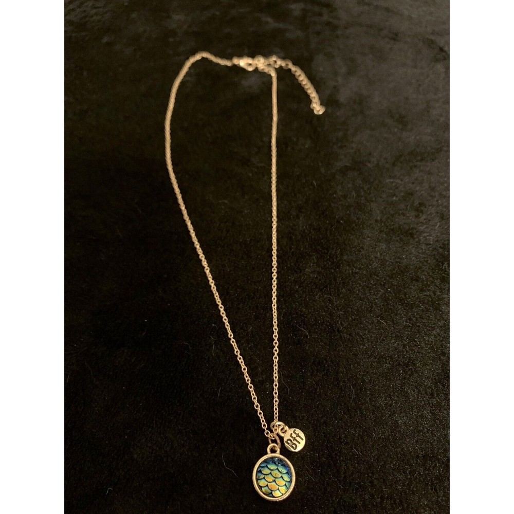 Necklace Mermaid Scales BFF Iridescent Pendant Gold Tone Chain - Picture 4 of 6